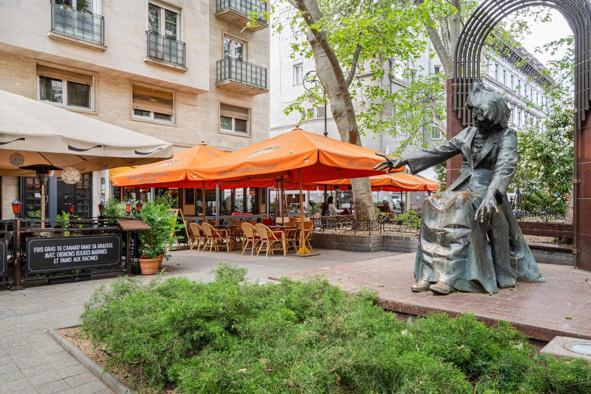 Home Of Serenity - 2 Bdr, Free Parking And Terrace Budapest Exterior photo